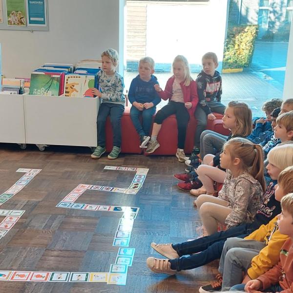 Op stap naar de bibliotheek π