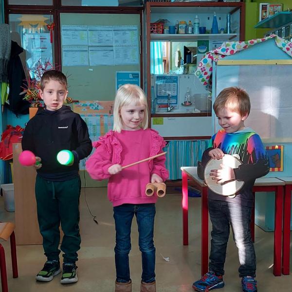 De 10 opdrachten van Doedel πͺ ! We leren samenwerken :)