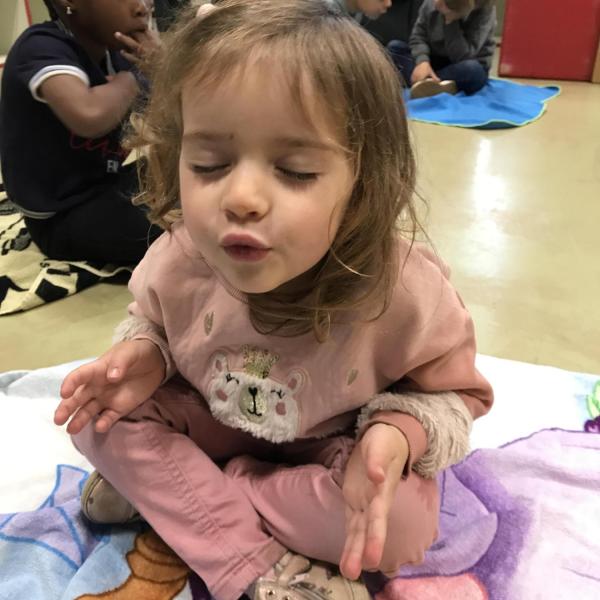 Yoga in de 2 de kleuterklas